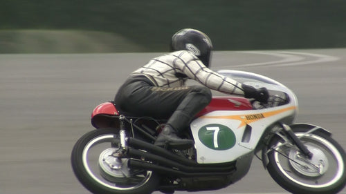 La Honda RC166 : six cylindres pour 250 cm³, le chef-d'œuvre acoustique des Grands Prix