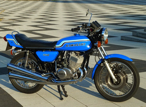 La Kawasaki H2 750 Mach IV (1972) : la 2-temps qui terrorisait les années 70