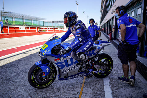 Suzuki en MotoGP : Une légende japonaise entre gloire et départ inattendu