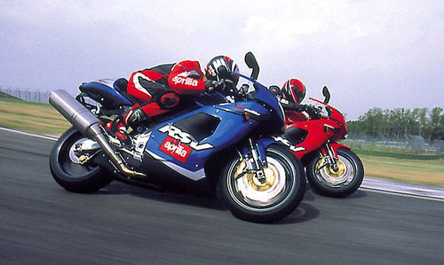 Aprilia RSV Mille (1998) : la superbike italienne outsider