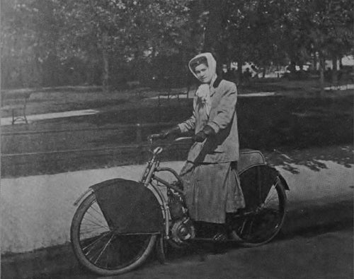 Les pionnières de la moto : les femmes qui ont roulé avant tout le monde
