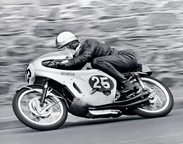 Mike Hailwood : La légende du MotoGP et de l’Isle of Man TT