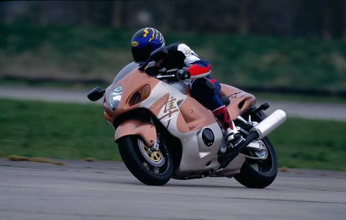 Suzuki GSX1300R Hayabusa (1999) : la légende des 300 km/h