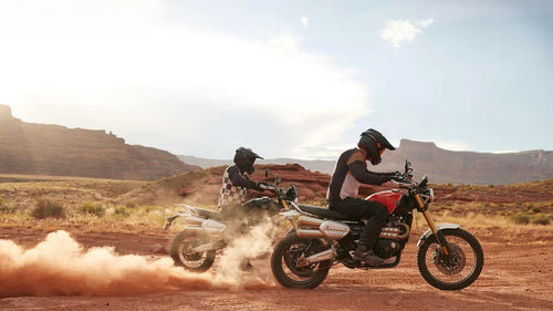 Le scrambler : la moto qui aime autant la terre que le bitume