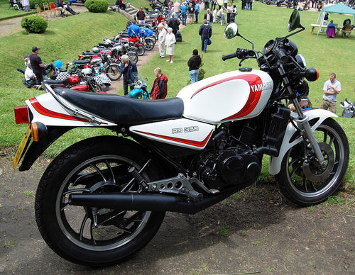 La Yamaha RD350 LC (1980) : le deux-temps tueur de grosses cylindrées