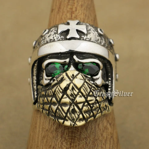 Bague Biker<br> Casqué aux Yeux Verts (en Argent) 75