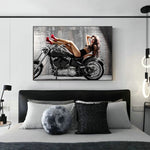 Poster Moto Femme en Talon Allongée