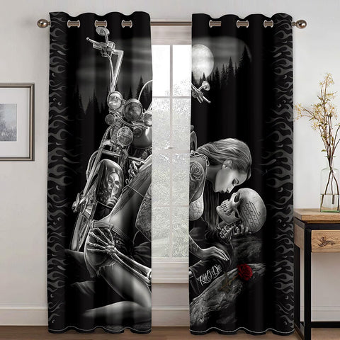 Rideau Moto Romantisme entre Femme et Mort-Vivant 220x214cm Oeillets