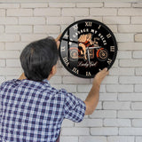 Horloge Murale Moto Belle Femme (Variante à Cadre)