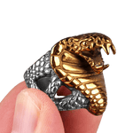 Bague Biker Cobra avec touche Dorée (Acier)